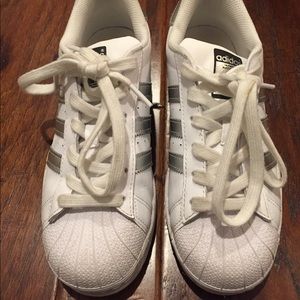 Girls Adidas Superstar